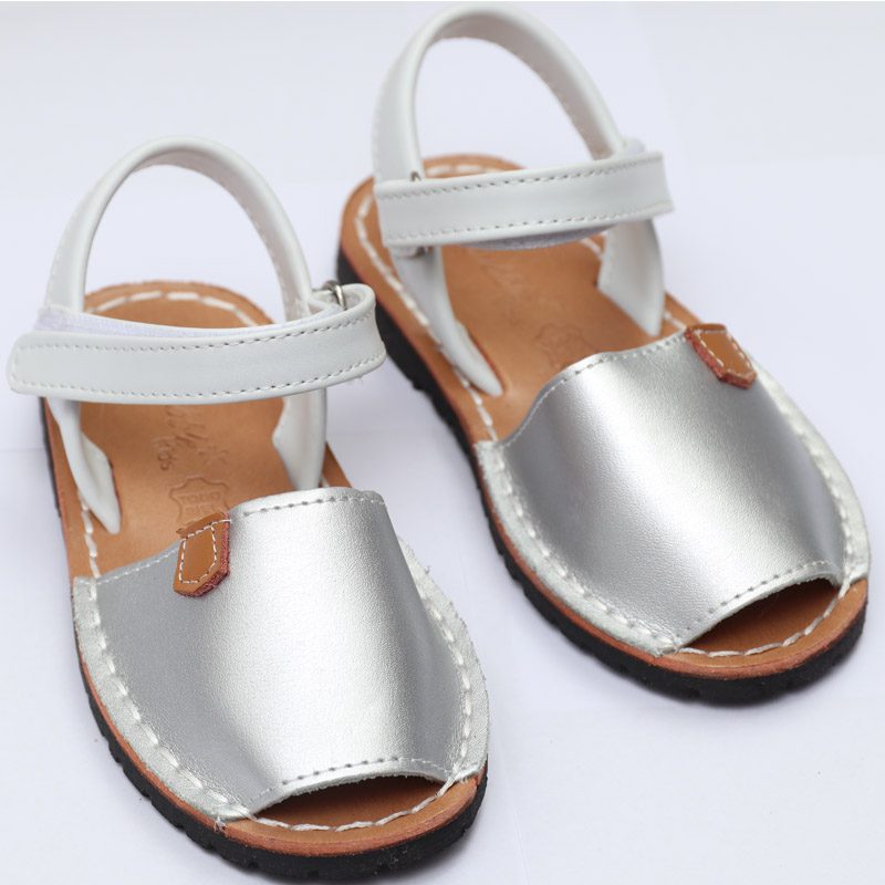 Sandalute fete din piele naturala argintii 21-27